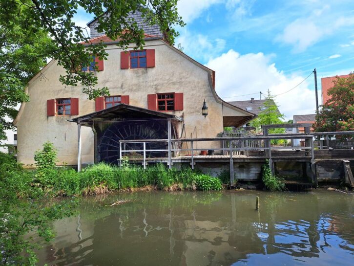 Wasserrad bei der Mühle